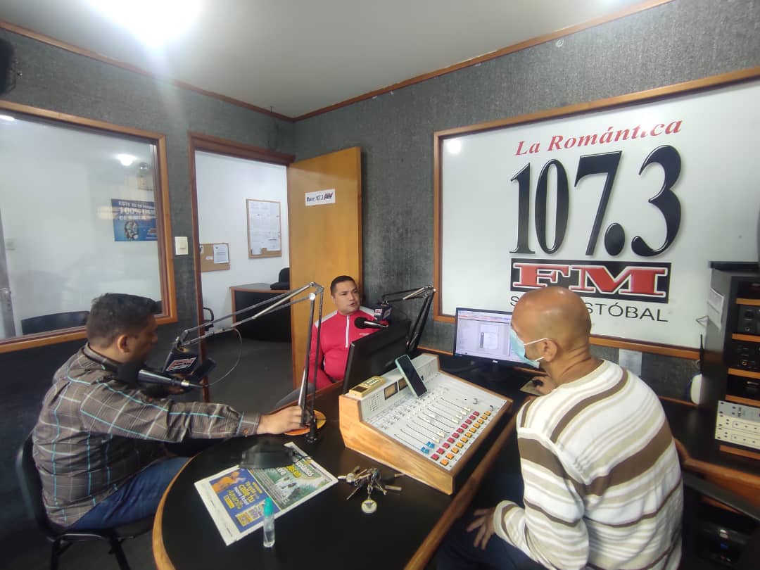 LA ROMÁNTICA 107.3 FM DE SAN CRISTÓBAL LE ABRE ESPACIO A ESPACIO ARBITRAL